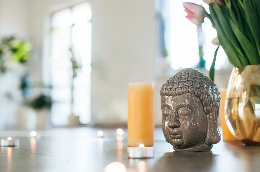How to Decorate a Meditation Corner: Tips for Creating a Quiet Space in the Office